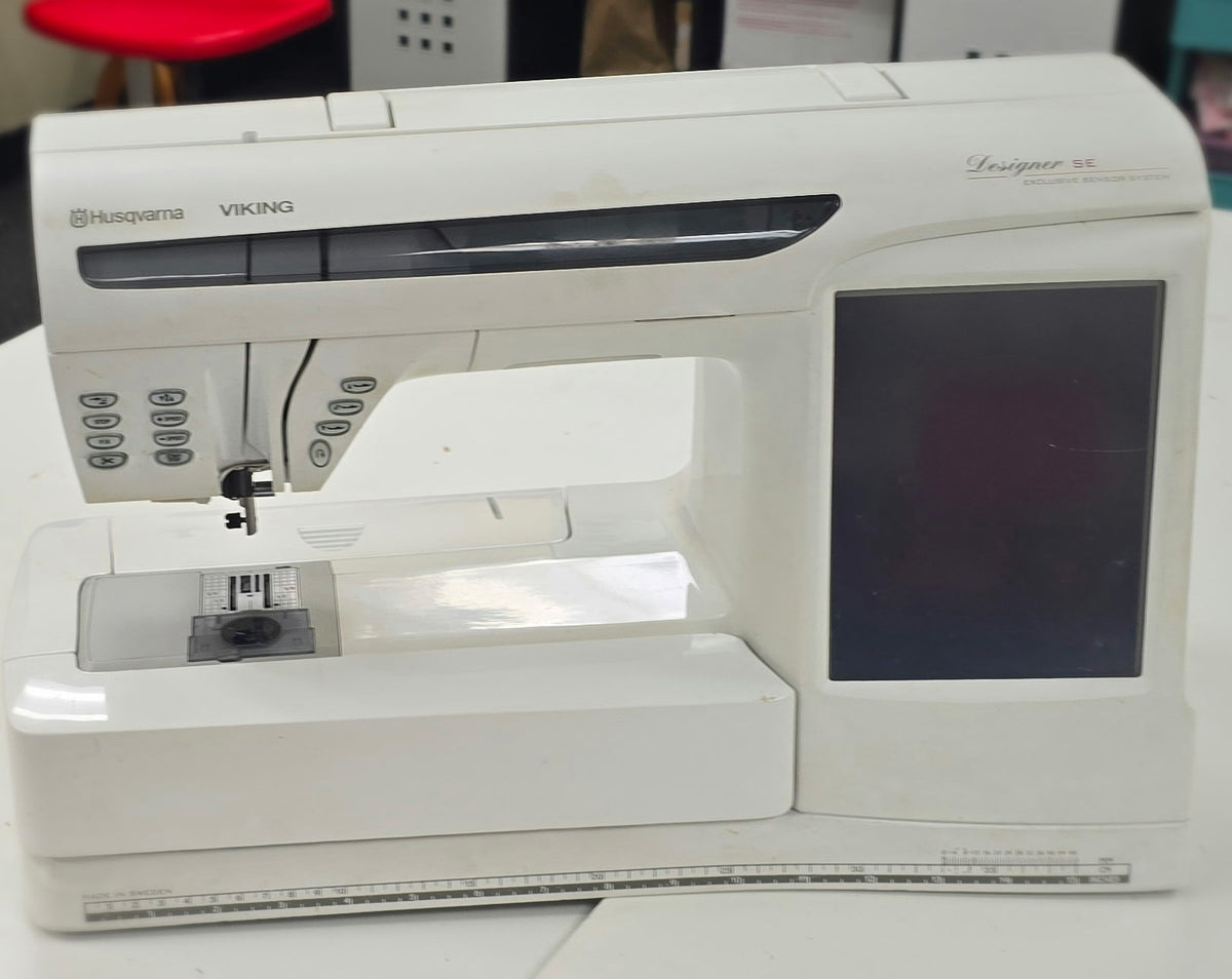 Pre-owned Husqvarna Viking Designer SE