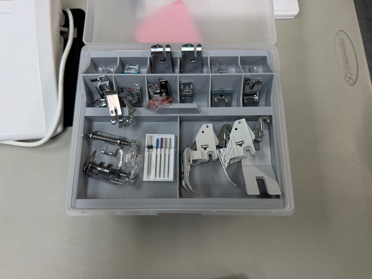 Accessory box with presser feet