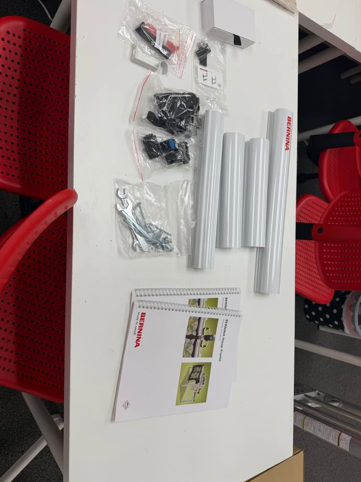 Pre-owned BERNINA Hoop Frame – rails, hardware and instruction manuals