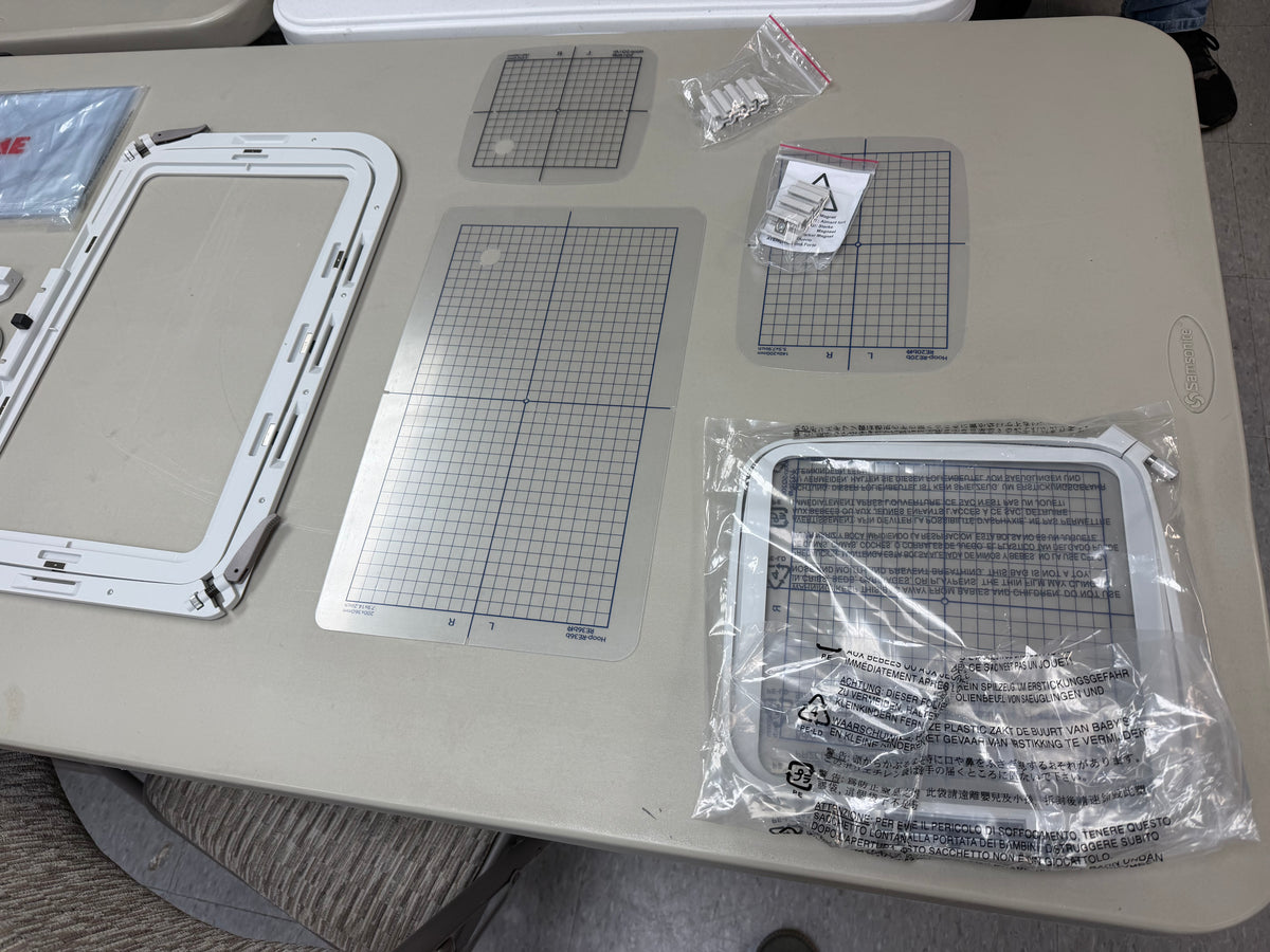 Pre-owned Janome Memory Craft 550E – hoop templates and magnetic clamps